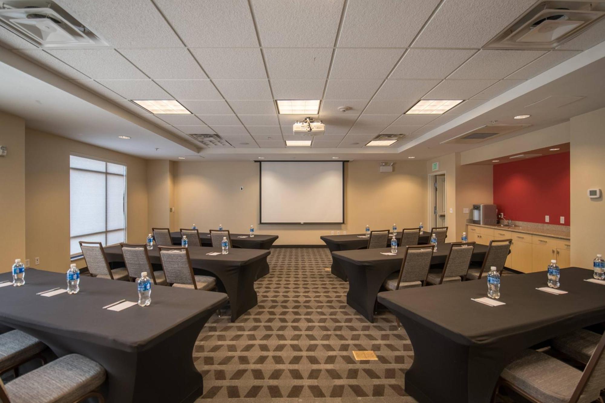 Towneplace Suites By Marriott Provo Orem Exterior photo